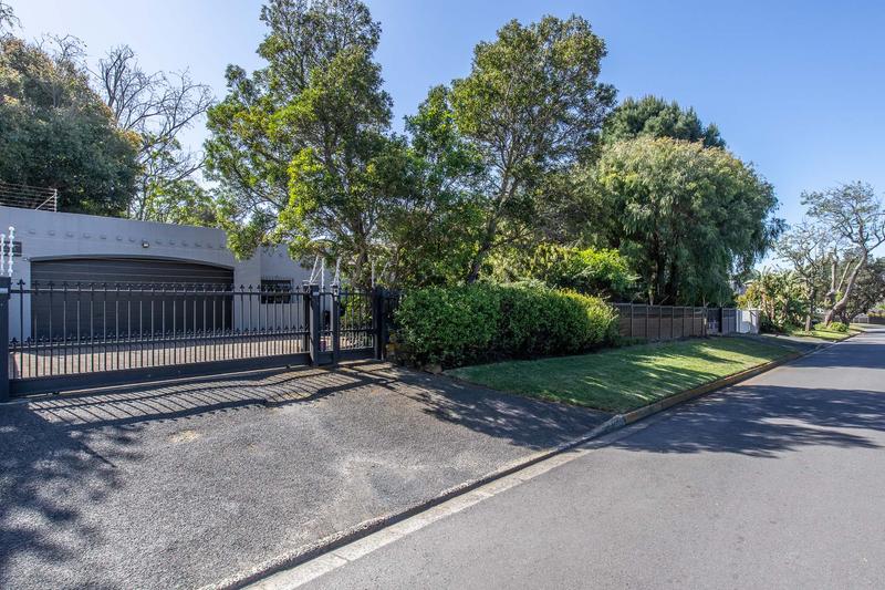 4 Bedroom Property for Sale in Constantia Western Cape
